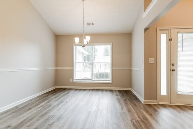 Building Photo - 990 Lendl Ln