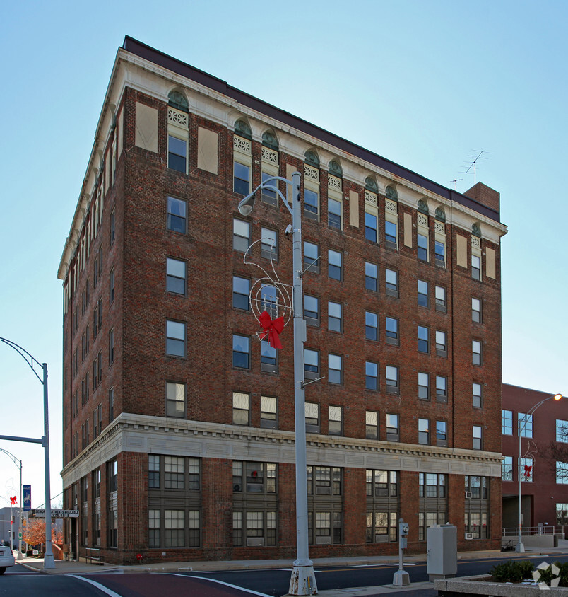 Foto del edificio - Alamance Plaza