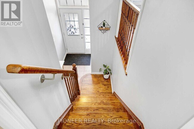 Photo du bâtiment - 15 Colonel Frank Ching Cres