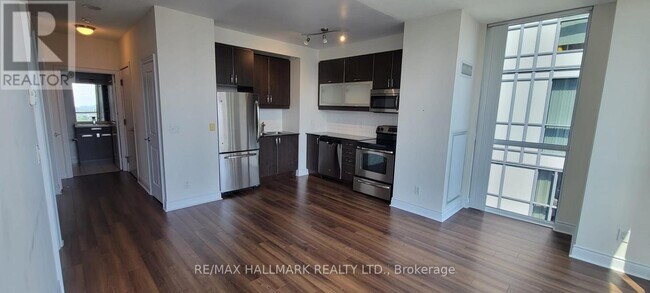 Photo du bâtiment - 28 Ted Rogers Way