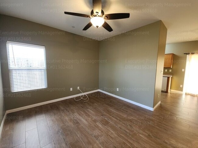 Building Photo - Charming 3 bedroom, 2 bathroom home locate...