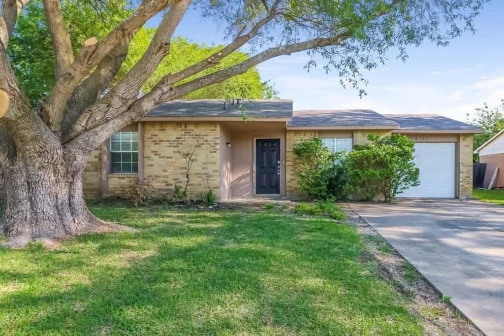 2303 Idlewood Dr, Arlington, TX 76014 House Rental in Arlington, TX