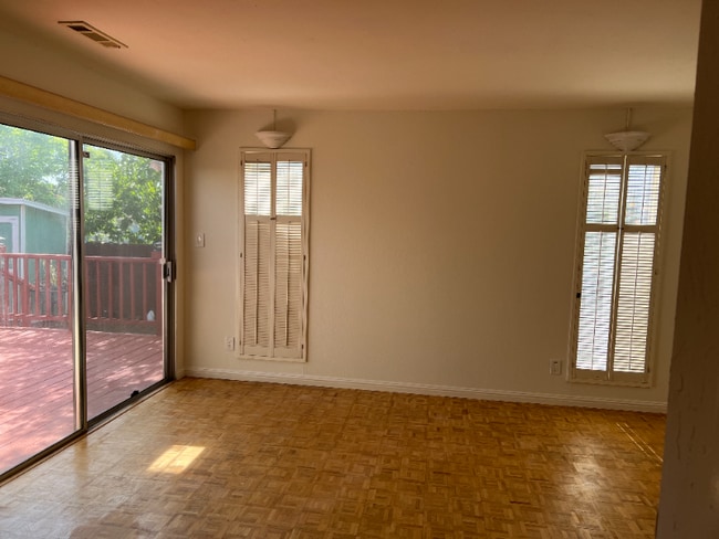 Building Photo - 25841 Bryn Mawr Ave
