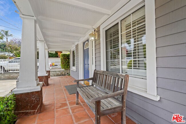 Foto del edificio - 6122 Strickland Ave