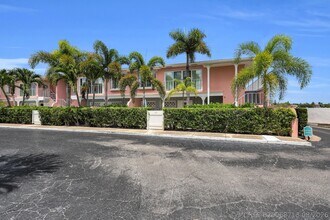 Building Photo - 475 Tequesta Dr