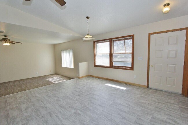 Foto del edificio - 1020 S Hayes Ave