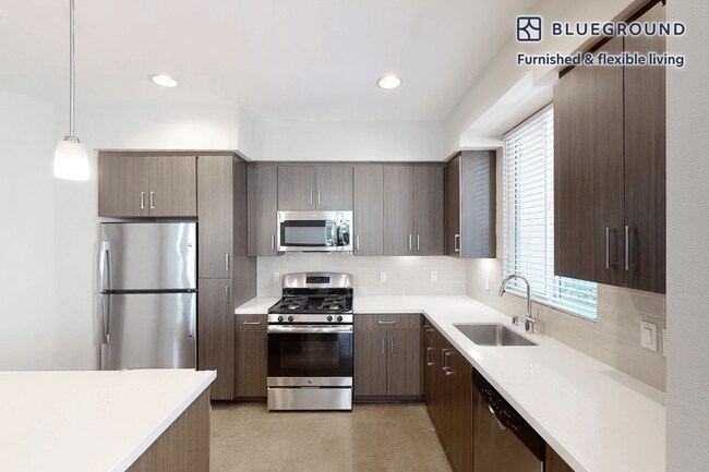 Foto del edificio - 7400 Center Ave