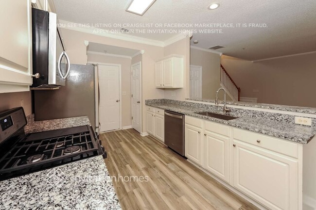 Building Photo - 112 Regent Pl