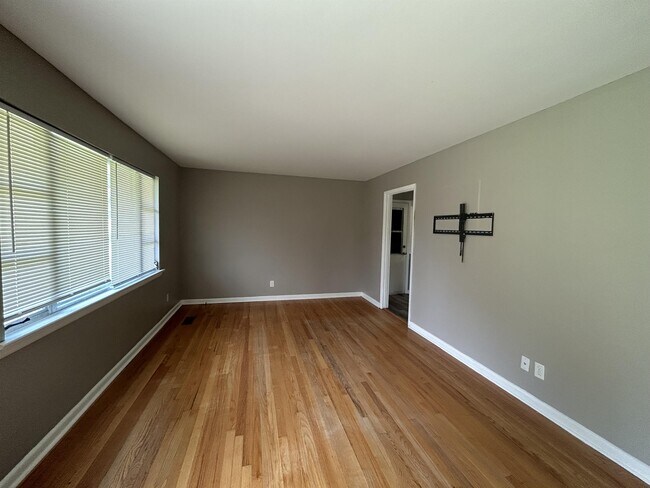 Foto del edificio - 1205 John Ross Rd