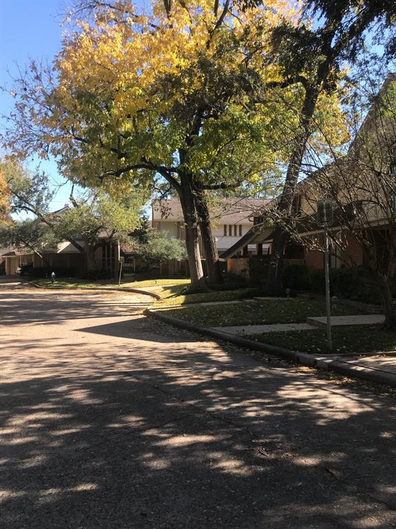 627 S Ripple Creek Dr, Houston, TX 77057 Condo for Rent in Houston