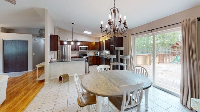 Building Photo - Modern Elegance and Comfort: Your Dream Ho...