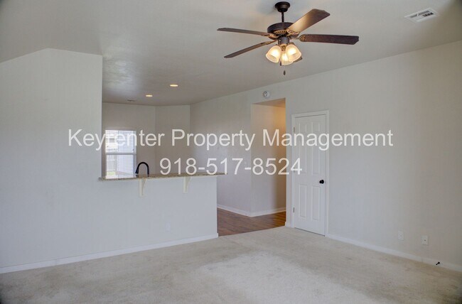Foto del edificio - Coming Soon! 3 bed/2 bath!