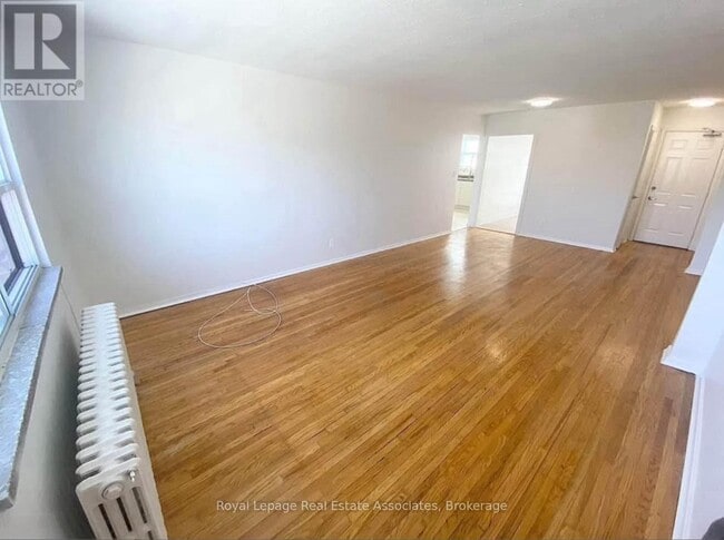 Building Photo - 237 Lakeshore Rd E