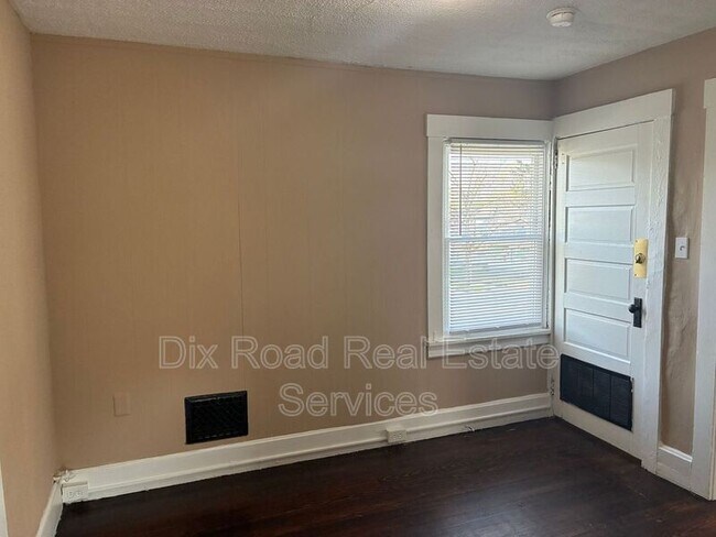 Foto del edificio - 1002 Auburn St