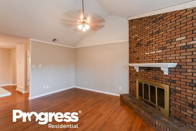 Building Photo - 7201 Skidmore Cove