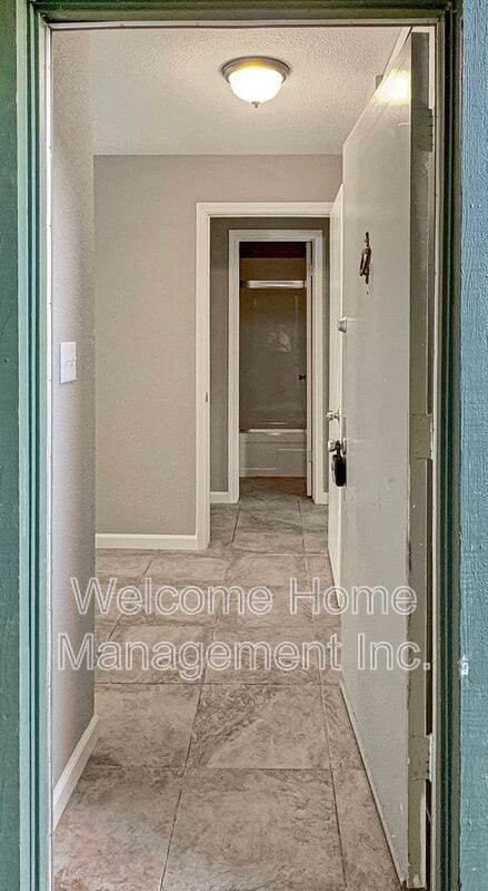 Foto del edificio - 1036 Oak Grove Rd