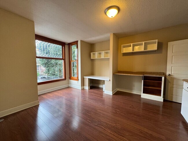 Photo - 2154 NW Everett St Apartment