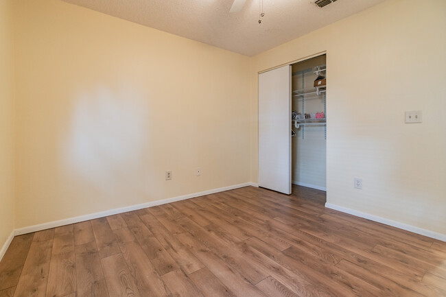 Building Photo - 5030 Terrace Palms Cir
