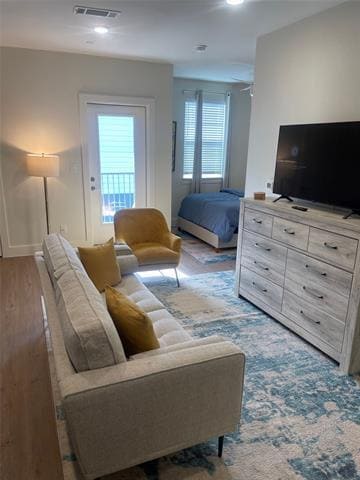 Building Photo - 5317 Reiger Ave