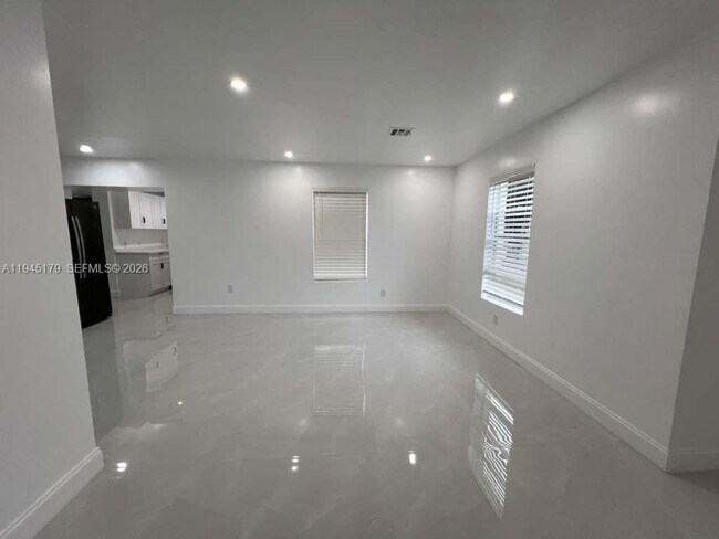 Foto del edificio - 2850 NW 7th St