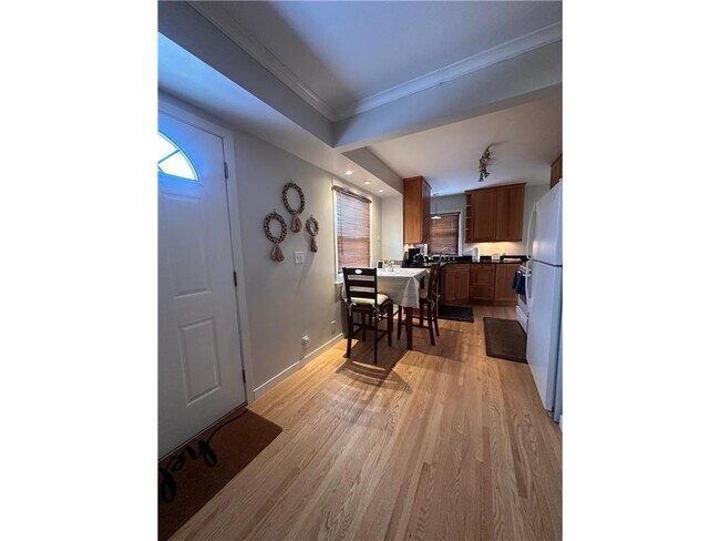 Foto del edificio - 629 E 67th St