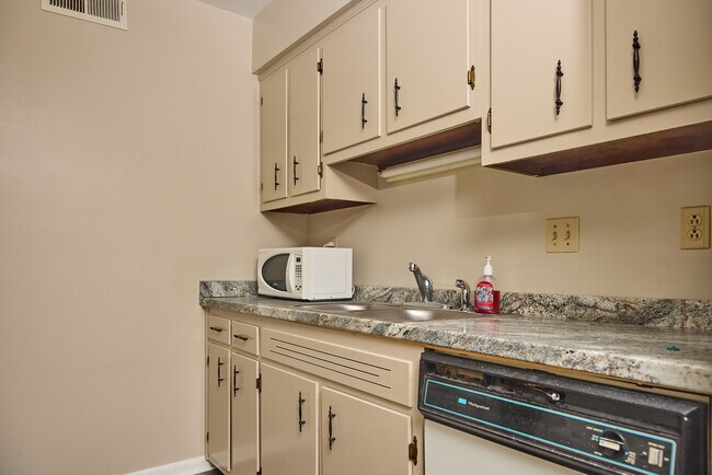 Building Photo - 2929 Selena Dr