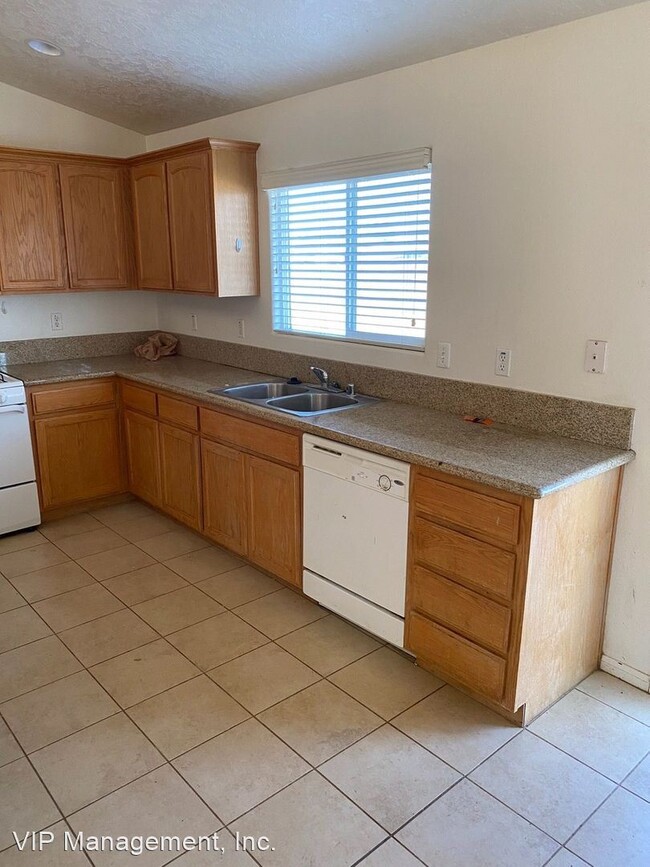 Foto del edificio - 3 br, 2 bath House - 8808 Del Rosa Rd