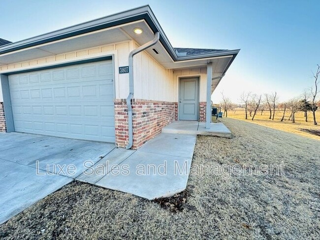 Building Photo - 3807 Franks Way