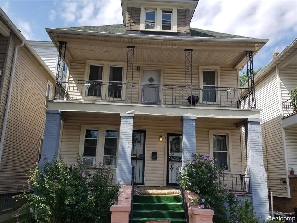 Primary Photo - 2357 Holmes St