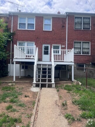 Building Photo - 3204 Yosemite Ave