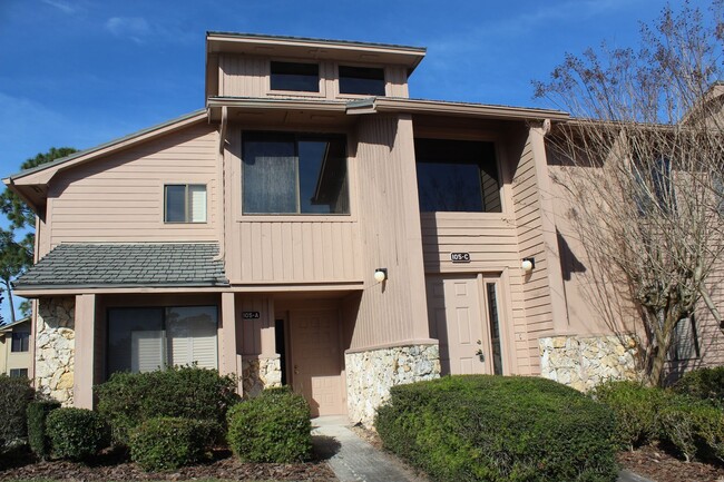 Building Photo - 2 bed, 2 full bath condo in Pelican Bay
