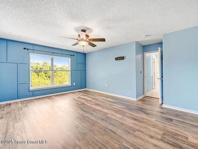 Foto del edificio - 2240 Spring Creek Cir