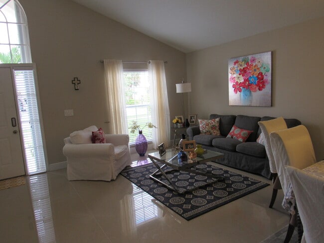Foto del edificio - 22444 Middletown Dr