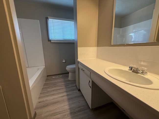 Building Photo - Main Level in Jasper Place with Great Incentive and Pet Friendly!