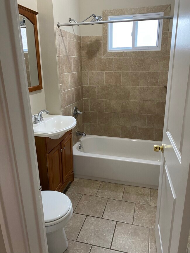 1069 Wayburn St Unit 1, Grosse Pointe, MI 48230 1069 Wayburn St