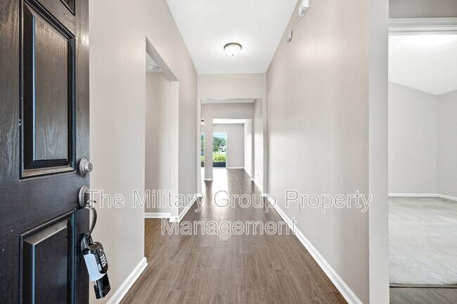 Building Photo - 374 Porta Rosa Circle