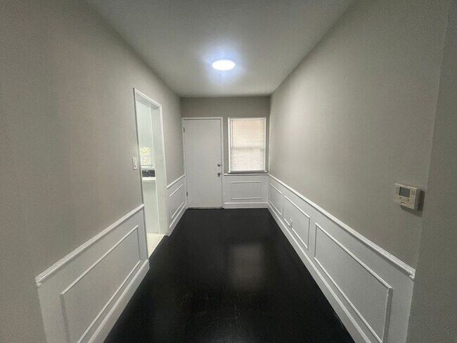 Foto del edificio - 1323 S Highland Ave