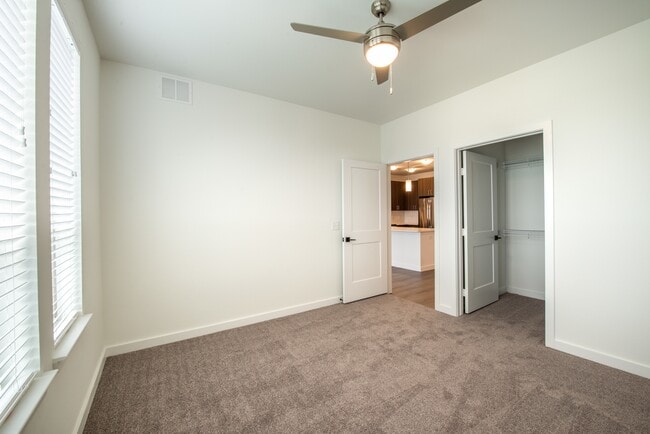 Building Photo - The Holston