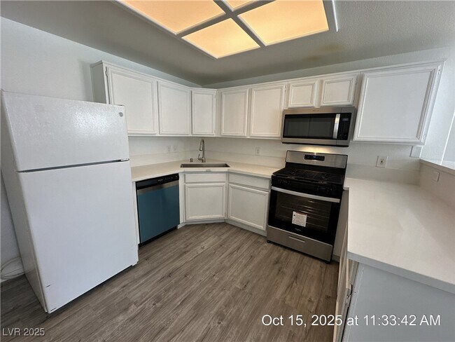 Foto del edificio - 9470 Peace Way