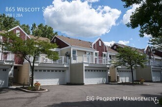 Building Photo - 865 Wescott Square