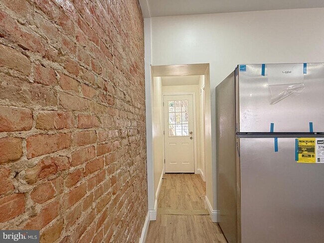 Building Photo - 2762 Martha St