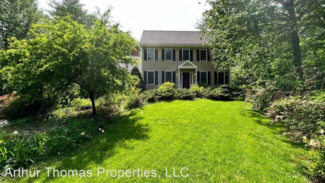 Building Photo - 3 br, 1.5 bath House - 3 Meader Lane