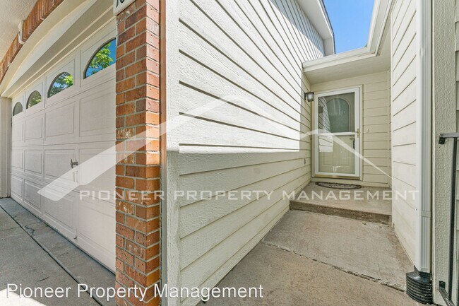 Foto del edificio - 2 br, 2 bath House - 1886 S Cole St