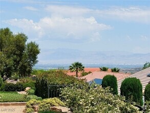 Building Photo - 2192 Canyonville Dr