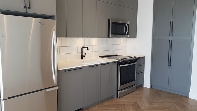 Building Photo - 10168-10168 149 St