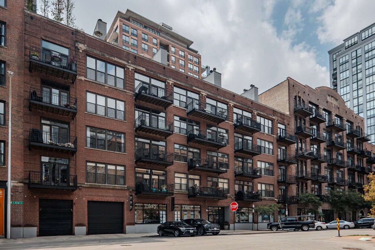 Foto principal - 375 W Erie St