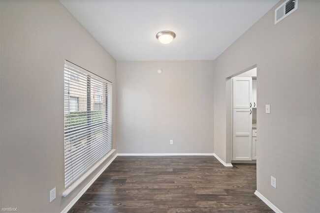 Building Photo - 1 br, 1 bath Condo - 2025 Augusta Drive 1001
