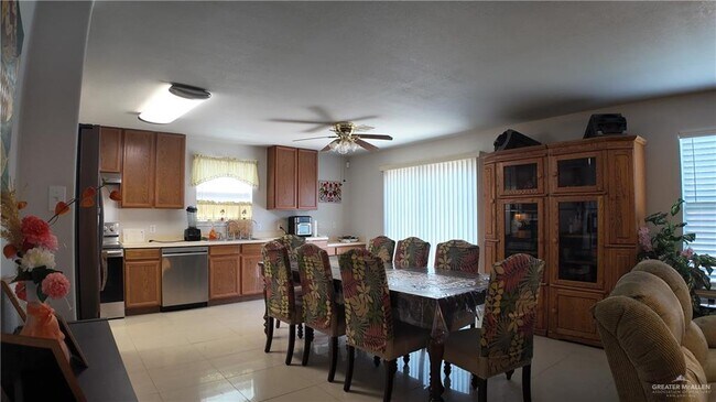 Building Photo - 3908 Redbird Ave