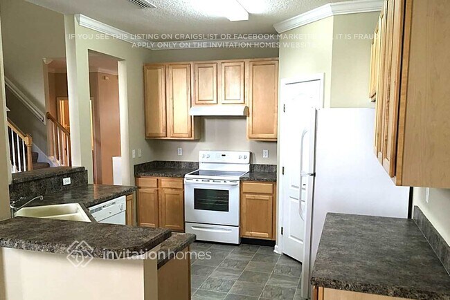 Building Photo - 3745 Briar Ln