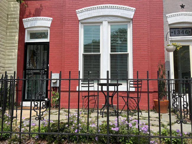 Building Photo - 1344 Emerald St NE